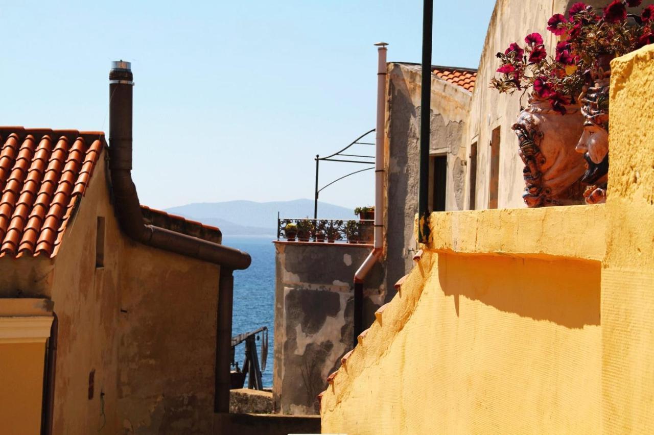 Casa Vacanza Il Campanile ألغيرو المظهر الخارجي الصورة